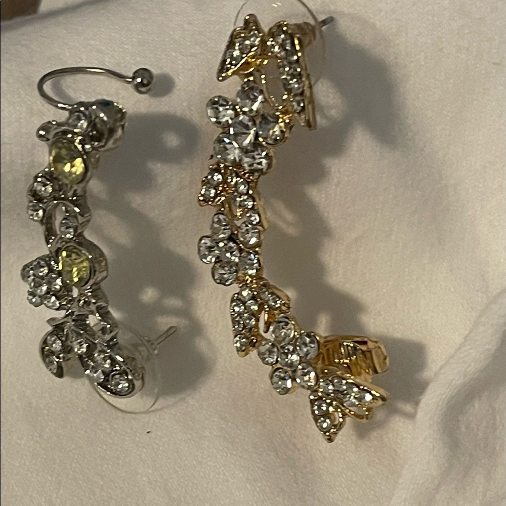 Dazzling pair of ear cuffs!
